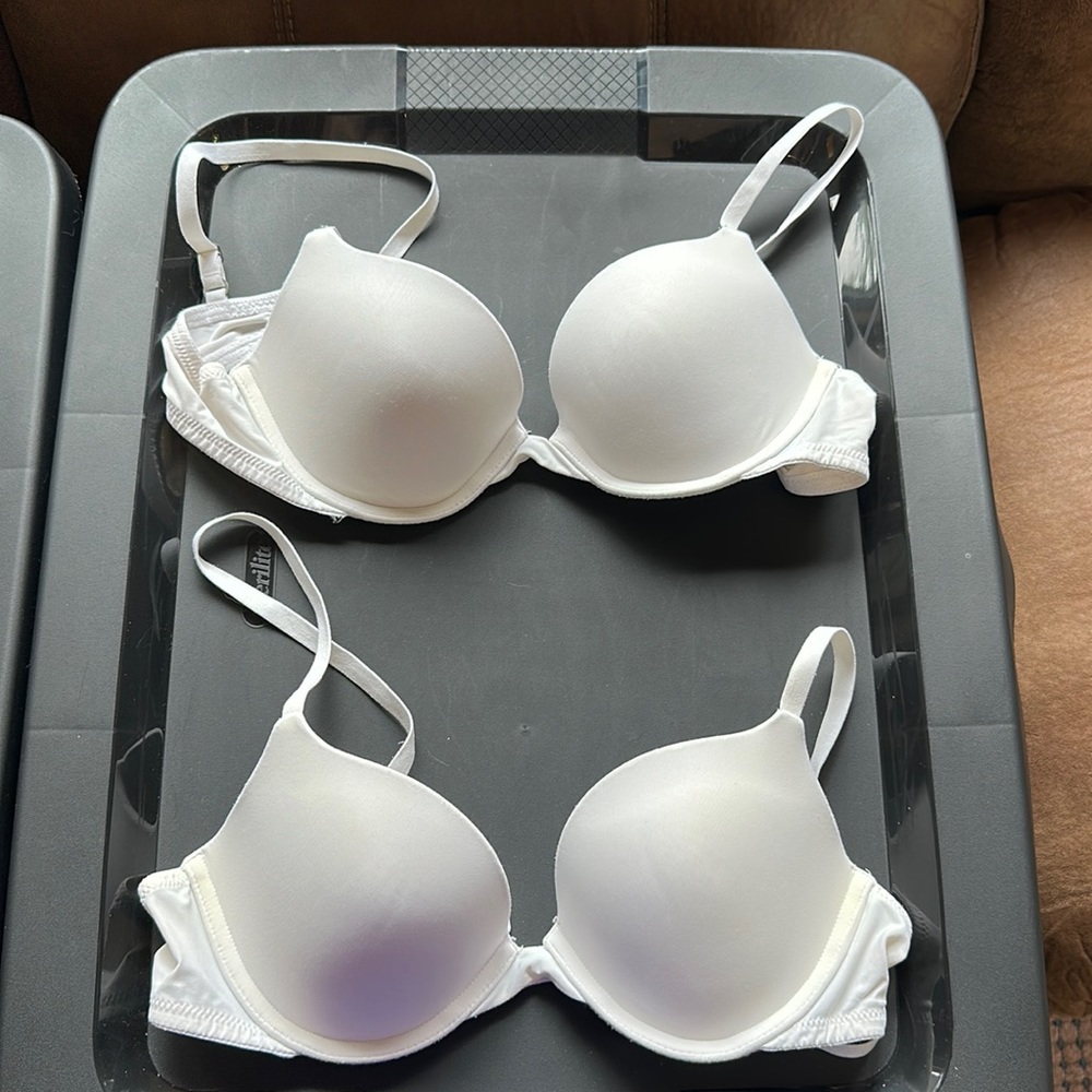 🏡36B Gilly Hicks bras - white - set of 2